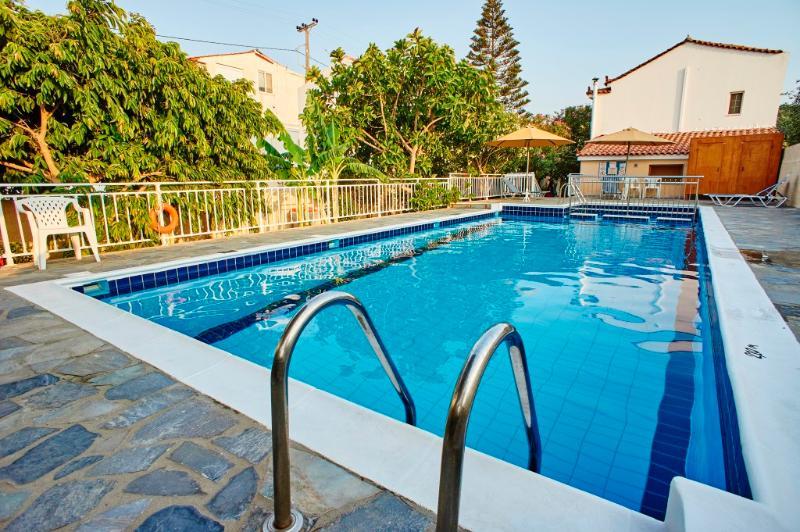 Angela Apartments Kokkari Exterior foto